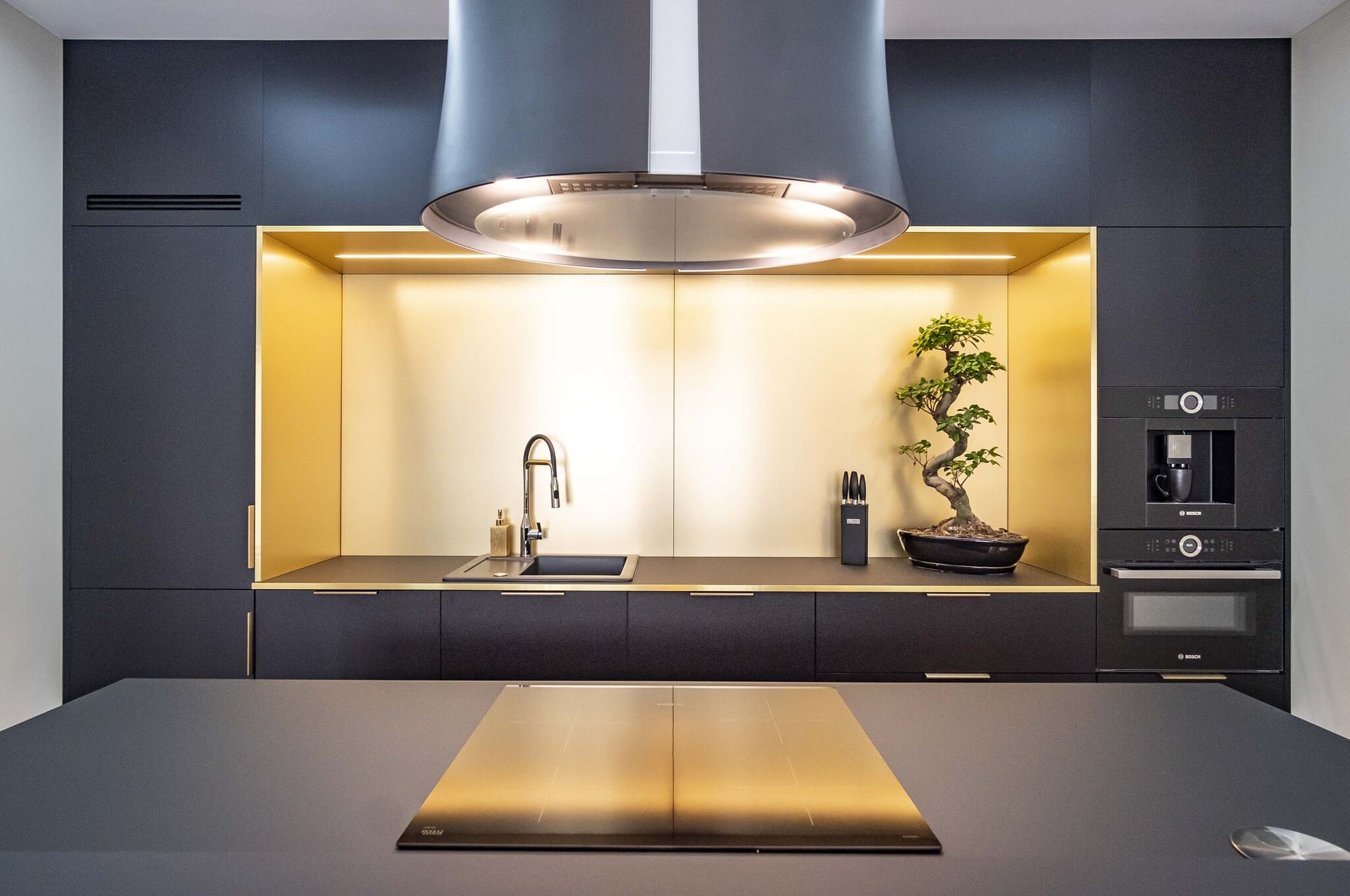 Światło w kuchni – jak zaplanować oświetlenie, aby było funkcjonalne i przytulne?